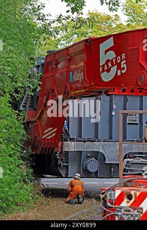 Alleys heavy haulage team are moving a large electrical transformer ...