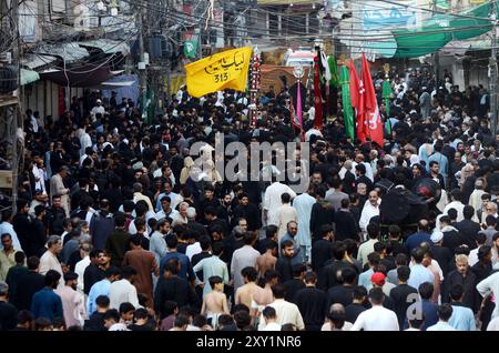 Peshawar, Peshawar, Pakistan. 27th Aug, 2024. Shiite Muslims mark ...