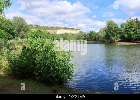 Small ripples on the lake at Bluewater in North Kent Stock Photo