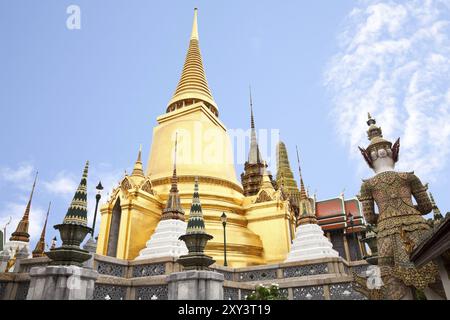 Golden pagoda in wat phra kaew, bangkok, thailand Stock Photo