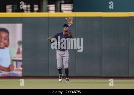 Pittsburgh Pirates outfielder Esmerlyn Valdez (23) catching a fly ball ...