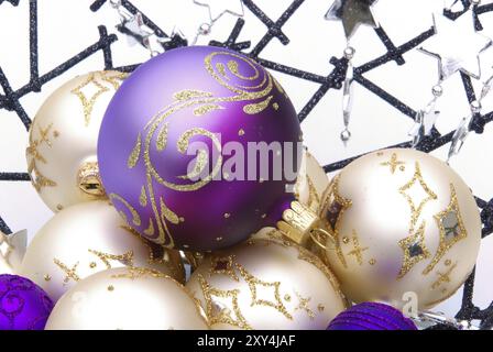 Weihnachtskugel in Schale, christmas ball in bowl Stock Photo