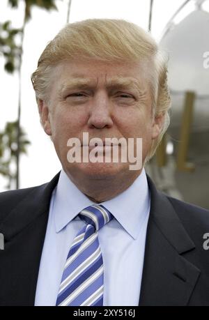 UNIVERSAL CITY, CA, MARCH 10, 2006: Donald Trump kicks off the sixth season casting call search for The Apprentice held in the Universal Studios Holly Stock Photo