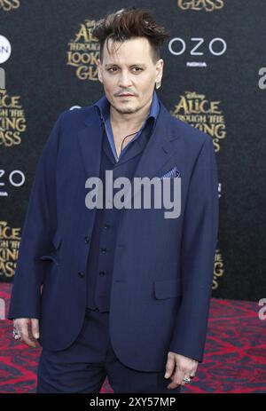 Johnny Depp World premiere of 'The Tourist' held at Ziegfeld Theatre ...