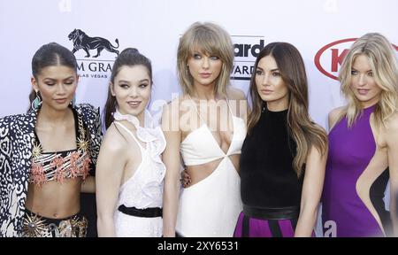 Hailee Steinfeld, Zendaya Coleman, Taylor Swift, Lily Aldridge and Martha Hunt at the 2015 Billboard Music Awards held at the MGM Garden Arena in Las Stock Photo