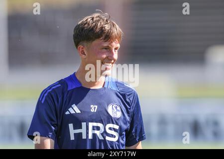 Gelsenkirchen, Deutschland. 28th Aug, 2024. 28.08.2024, Fussball, Saison 2024/2025, 2. Bundesliga, Training FC Schalke 04, Max Grüger (FC Schalke 04) Foto: Tim Rehbein/RHR-FOTO/dpa/Alamy Live News Stock Photo