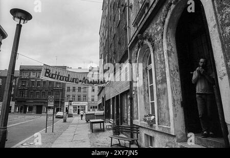 Germany, Berlin, 26 June 1991, bookshop, antiquarian bookshop, Neue Schoenhauser Strasse, Europe Stock Photo