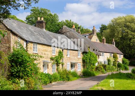 Isle of Wight UK - Isle of Wight Winkle street pretty Thatched cottages on Winkle street Calbourne Isle of Wight England UK GB Europe Stock Photo