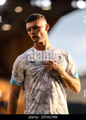 Wolverhampton, UK. 28th Aug, 2024. Wolverhampton, England, August 28th 2024: Luke McNally (34 Burnley) warms up during the Carabao Cup round two football match between Wolverhampton Wanderers and Burnley at Molineux stadium in Wolverhampton, England (Natalie Mincher/SPP) Credit: SPP Sport Press Photo. /Alamy Live News Stock Photo