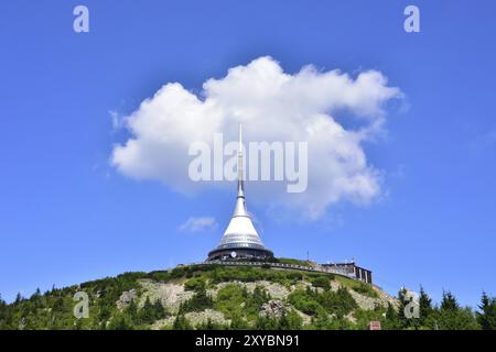 Blick zum Jested (Jeschken) bei Liberec. Jested is the highest mountain peak in Czech Republic Stock Photo