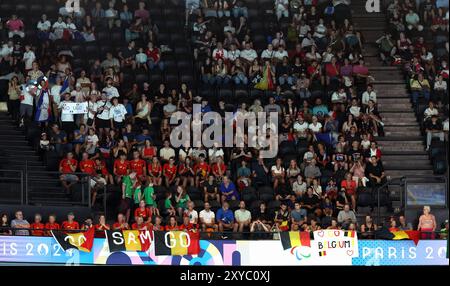 Paris, France. 29th Aug, 2024. Belgian supporters attend the men 400m freestyle heat in the category S9, at the Swimming competition on the first day of the 2024 Summer Paralympic Games in Paris, France on Thursday 29 August 2024. The 17th Paralympics are taking place from 28 August to 8 September 2024 in Paris. BELGA PHOTO VIRGINIE LEFOUR Credit: Belga News Agency/Alamy Live News Stock Photo