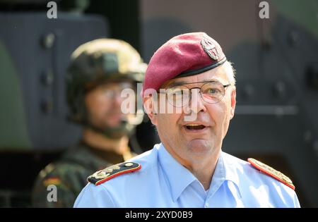 Dresden, Germany. 28th Aug, 2024. Alfons Mais, Lieutenant General and Chief of Staff of the German Armed Forces, attends the meeting of European Commanders of Land Forces at the German Army Officers' College. The '10th Forum Commanders of European Land Forces' meeting from August 27 to August 29, 2024 served to coordinate joint positions and projects. Credit: Robert Michael/dpa/Alamy Live News Stock Photo