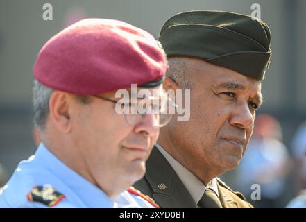 Dresden, Germany. 28th Aug, 2024. Alfons Mais (l), Lieutenant General and Chief of Staff of the German Armed Forces, and General Darryl Williams, Commander-in-Chief at US Army Headquarters in Wiesbaden, take part in the meeting of European Commanders of Land Forces at the German Army Officers' College. The '10th Forum Commanders of European Land Forces' meeting from August 27 to August 29, 2024 served to coordinate joint positions and projects. Credit: Robert Michael/dpa/Alamy Live News Stock Photo