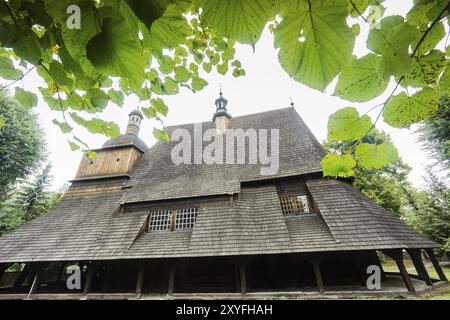 Iglesia de San Felipe y Jacob, construida en 1516, Sekowa, voivodato de la Pequena Polonia, Carpatos, Polonia Stock Photo