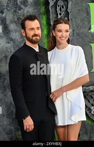 (L-R) Nicole Brydon Bloom and Justin Theroux attend the "Song Sung Blue