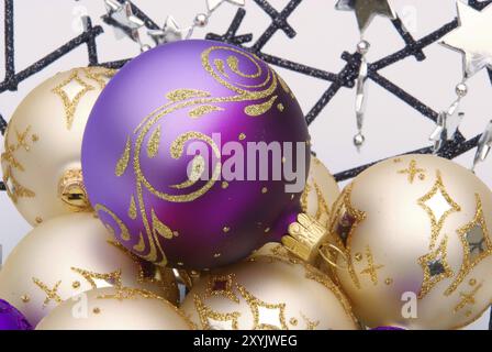 Weihnachtskugel in Schale, christmas ball in bowl Stock Photo