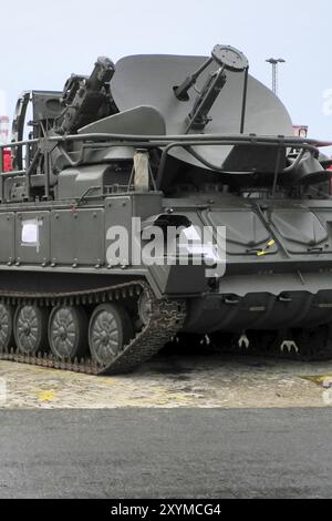 Tank with radar antenna Stock Photo - Alamy