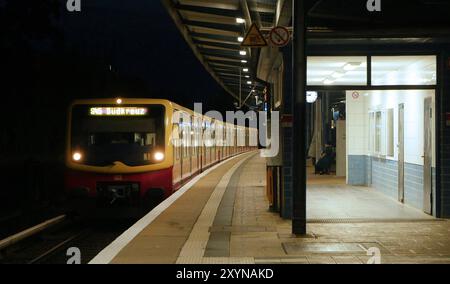 Berlin S-Bahn train line 45 towards Schoenefeld airport Stock Photo - Alamy