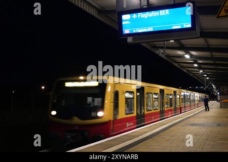 Berlin S-Bahn train line 45 towards Schoenefeld airport Stock Photo - Alamy