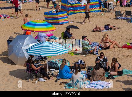 Bournemouth, Dorset, UK. 30th August 2024. UK weather: warm and sunny as crowds flock to Bournemouth beach to watch the Bournemouth Air Festival. Credit: Carolyn Jenkins/Alamy Live News Stock Photo