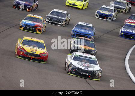 November 18, 2018, Homestead, Florida, USA: Kevin Harvick (4) races through the field off turn one t for the Ford 300 at Homestead-Miami Speedway in H Stock Photo