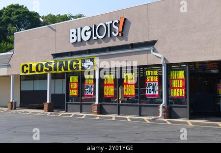 Store Closeing, Big Lots department store in Dennis Port, Massachusetts, on Cape Cod Stock Photo