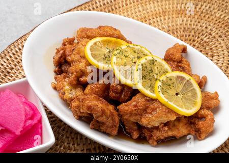 Thai food, Pad see yukkung, pineapple, fried rice, footpot pong curry, Pad thai kung, Tom yukkung, lemon, chicken, naiorang, samurai, Pad thai, Stock Photo