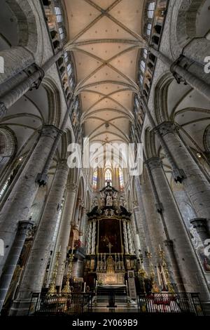 Gothic St Nicholas Church Vaulted Ceiling And Columns Of The Central gothic-st-nicholas-church-vaulted-ceiling-and-columns-of-the-central
