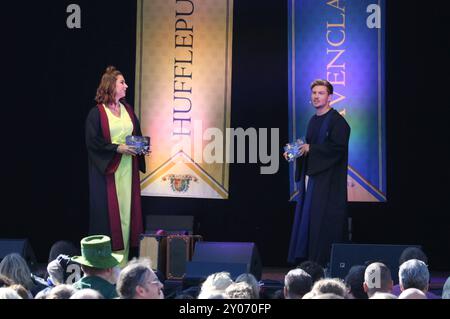 Madita van Hülsen und Jannik Schümann beim 'Back to Hogwarts' Fan-Event am Großmarkt. Hamburg, 01.09.2024 Stock Photo