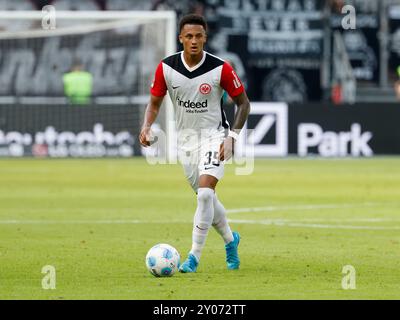 Frankfurt Am Main, Deutschland. 31st Aug, 2024. GER, Frankfurt am Main, 1. Bundesliga, soccer, Eintracht Frankfurt - TSG Hoffenheim, Deutsche Bank Park, August 31th, 2024, 2nd Matchday, Tuta (Eintracht Frankfurt, 35) Credit: HMB Media/Alamy Live News Stock Photo