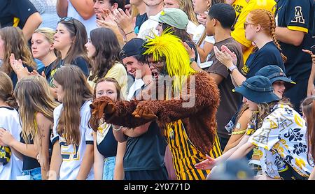 August 31, 2024: App State senior Joey Aguilar (4) scrambles from rush ...