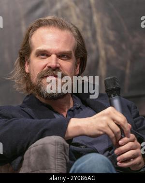 STRANGER THINGS, David Harbour (center), (Season 4, aired May 27, 2022