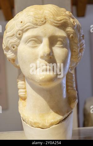 Retrato de Agrippina Maior, nieta del emperador Augusto, siglo I, Museo-Centro de Interpretacion del parque arqueologico de Segobriga, Saelices, Cuenc Stock Photo