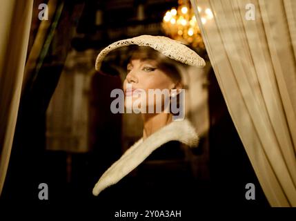 Maria (2024) directed by Pablo Larraín and starring Angelina Jolie as Maria Callas, the world's greatest opera singer during her final days in 1970s Paris. Publicity photograph ***EDITORIAL USE ONLY***. Credit: BFA / Pablo Larraín / Netflix Stock Photo