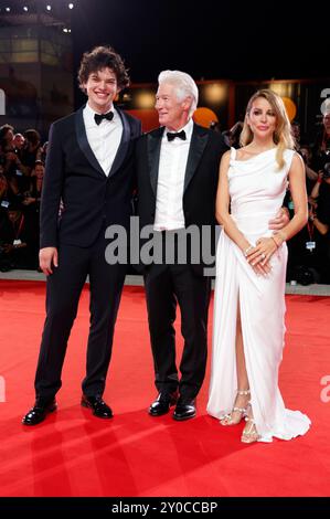 Richard Gere Mit Sohn Homer James Jigme Gere Bei Der Premiere Der ...