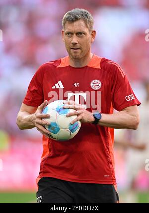 TorwartTrainer Coach Michael Rechner FC Bayern Muenchen FCB Portrait FC Bayern Muenchen vs. FC