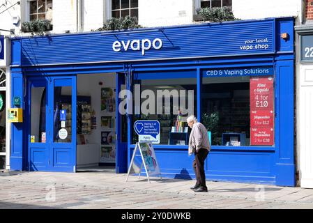 vape shops in worcester Vape Store, the exterior of a Vape shop in Worcester, Worcestershire UK  Stock Photo