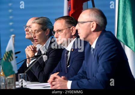 Stefan Möller, Alice Weidel, Tino Chrupalla und Jörg Urban bei der Wahlnachlese der AfD nach den Landtagswahlen in Thüringen und Sachsen in der AfD-Bundesgeschäftsstelle. Berlin, 02.09.2024 *** Stefan Möller, Alice Weidel, Tino Chrupalla and Jörg Urban at the AfD election review after the state elections in Thuringia and Saxony at the AfD federal office in Berlin, 02 09 2024 Foto:xF.xKernx/xFuturexImagex afd nachlese 4922 Stock Photo