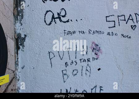 anti putin graffiti on a wall in monopoli puglia italy EU Stock Photo