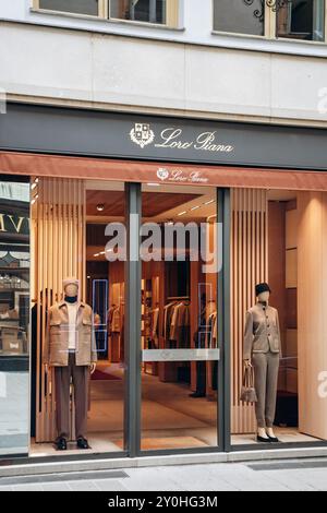 Loro piana pieces hi-res stock photography and images - Alamy Loro piana pieces hi-res stock photography and images - Alamy