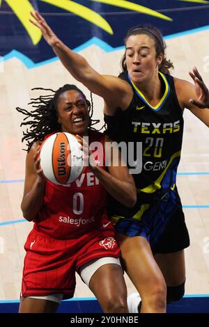 Arlington, United States. 01st Sep, 2024. Indiana guard Kelsey Mitchell #0 drives to the basket during the WNBA match against Dallas Wings at College Park Center. Indiana Fever defeat Dallas Wings 100-93. on September 1, 2024 in Arlington, Texas (Photo by Javier Vicencio/ Credit: Eyepix Group/Alamy Live News Stock Photo