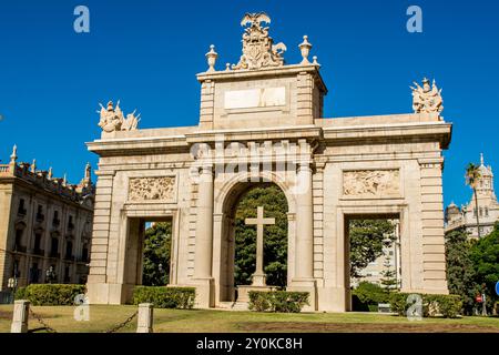 The Puerta de la Mar (Gateway to the Sea)  arches, Plaza de la Puerta del Mar, Valencia, Spain. Stock Photo