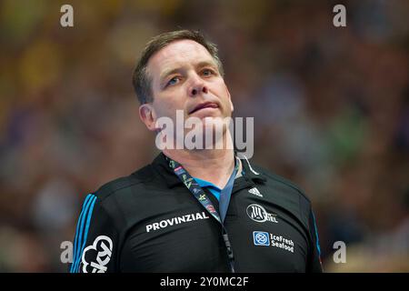 ARCHIVE PHOTO: Alfred GISLASON will be 65 years old on September 7th, 2024, Kiel's coach Alfred GISLASON (KI) is disappointed; THW Kiel (KI) - MKB-MVM Veszprem (VES) 27:31, semi-final 2 on May 30th, 2015 Handball Champions League Final Four on May 30th and 31st, 2015 in Cologne/ Germany. ? Stock Photo