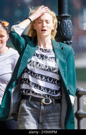 Sophie Turner films scenes for Haven in East London Stock Photo - Alamy