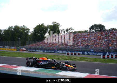 Monza, Italy. 1 Sep, 2024. Max Verstappen of Netherlands driving the (1) Oracle Red Bull Racing RB20 Honda RBPT, during the race of Gp of Italy of Formula 1 in Monza. Credit: Alessio Morgese/Alessio Morgese / Emage / Alamy live news Stock Photo