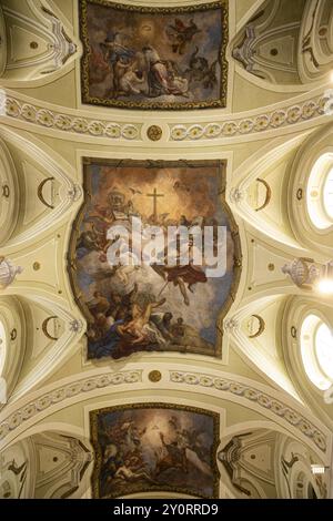 Church ('Stadtpfarrkirche St. Veit, Dom der Wachau') in the historic old town of Krems an der Donau, Austria, Europe Stock Photo