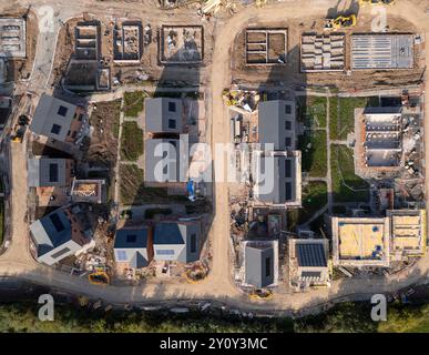 New build housing development under construction, Middlewich, Cheshire, England, aerial top down view Stock Photo
