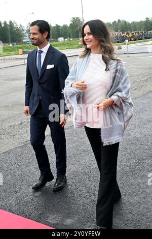 VÄRMLAND, SWEDEN 20240904Prince Carl Philip and Princess Sofia visit Volvo CE in Arvika. The Duke and Duchess are on a two-day visit to Värmland. Photo: Fredrik Sandberg/TT/Code 10080 Credit: TT News Agency/Alamy Live News Stock Photo