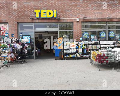 Stockbilder 09/2024 TEDI Schnäppchenmarkt Hamburg Hamburg Deutschland *** Stock photos 09 2024 TEDI bargain market Hamburg Hamburg Germany Copyright: xLobeca/RalfxHomburgx Stock Photo