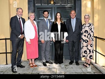 Karlstad, Sweden. 05th Sep, 2024. KARLSTAD, SWEDEN 20240905Prince Carl Philip and Princess Sofia attend lunch in Almengården. The Duke and Duchess are on a two-day visit to Värmland. Photo: Fredrik Sandberg/TT/Code 10080 Credit: TT News Agency/Alamy Live News Stock Photo